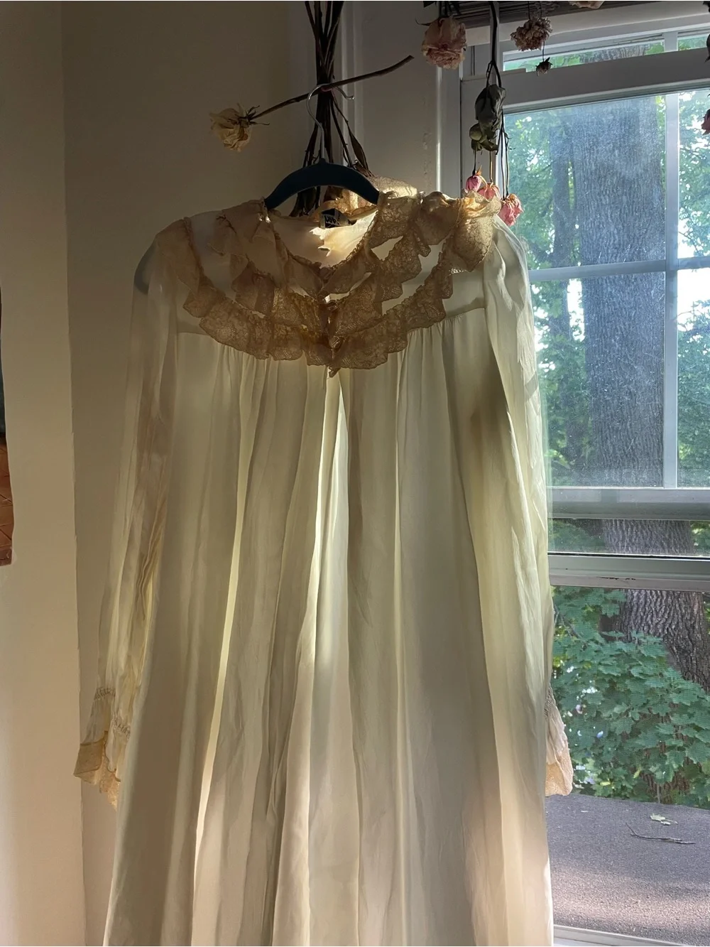 Vintage Silk Robe - Picture 5 of 14